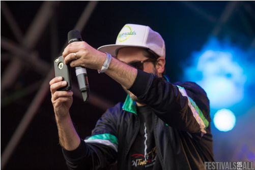 Goldie Lookin Chain - Mobile Phone (500x500), Png Download