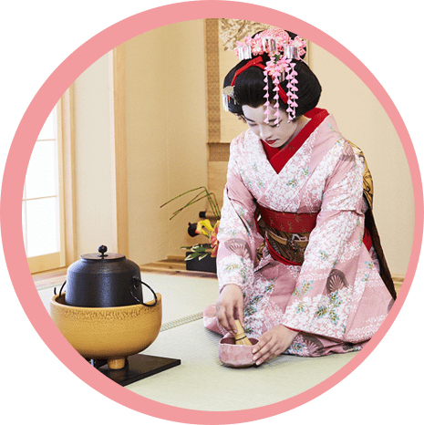 Geisha & Maiko Tea Ceremony - Kimono Tea Ceremony Maikoya Kyoto (465x466), Png Download