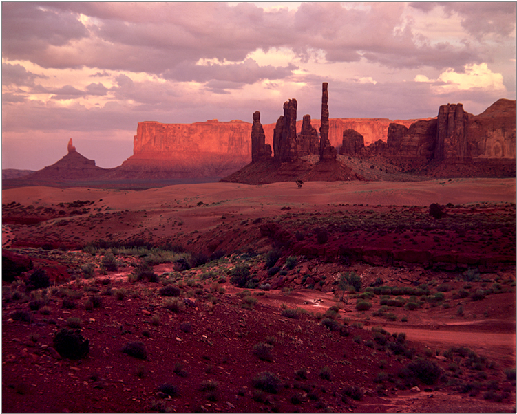 Totem Pole Monument Valley - Totem Pole (750x750), Png Download