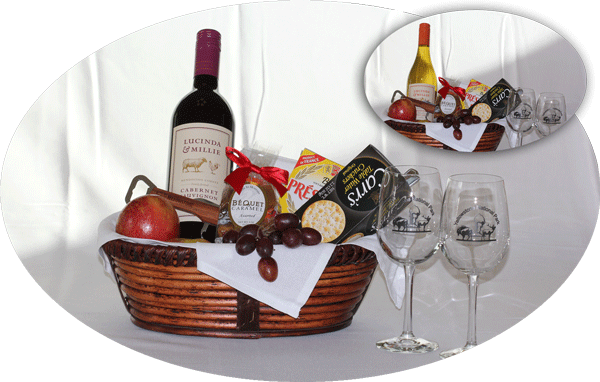 Red Wine Or White Wine And Cheese Basket - Fall Gift Baskets With Wine (600x382), Png Download