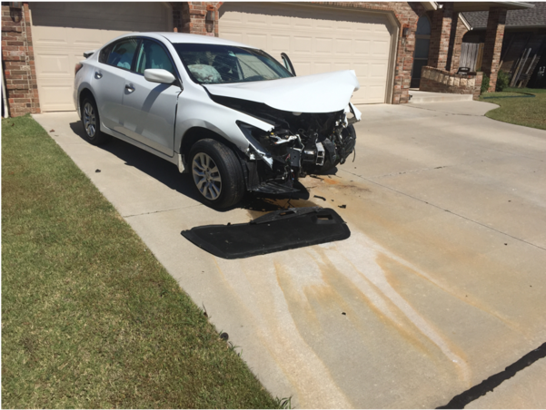 Photos And Videos - Car Sitting In Driveway (600x600), Png Download