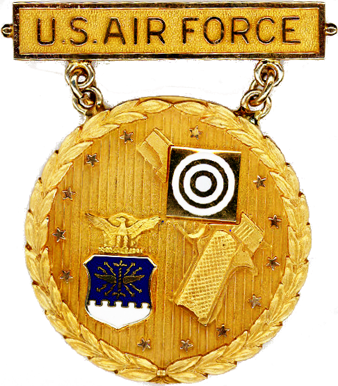 Former Usaf Gold National Eic Pistol Badge - Air Force Eic Pistol Badge (486x554), Png Download