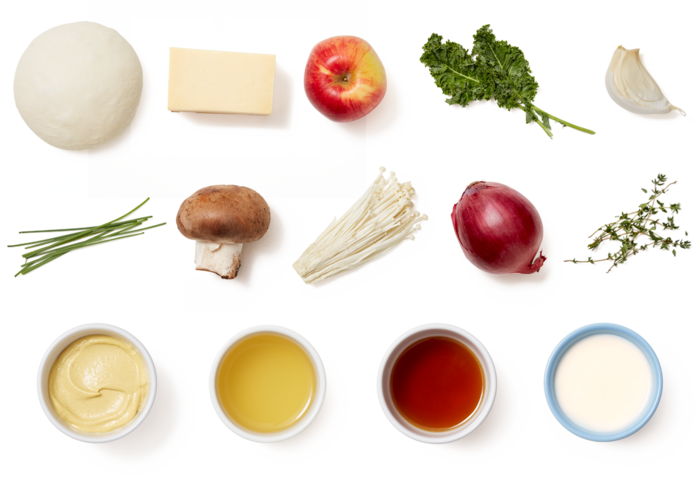 Smoked Gouda & Mushroom Flatbread With Kale & Apple - Spanish Rice (700x477), Png Download