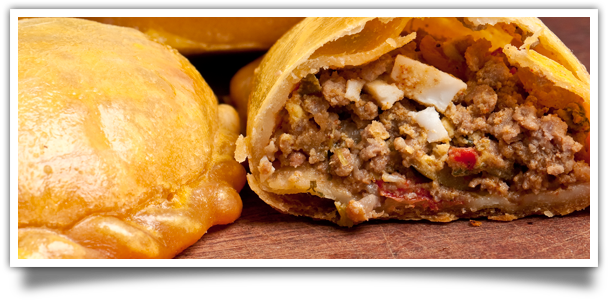 Cheesy Beef And Chorizo Pastallios - Empanada Recipe (608x300), Png Download