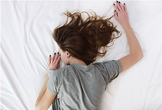 Girl Sleeping On Bed - Sleeping Woman Face Down (665x350), Png Download