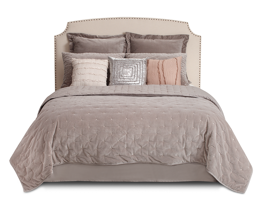 Romantic In Velvety Gray Winchester Comforter Set - Bedding (900x900), Png Download