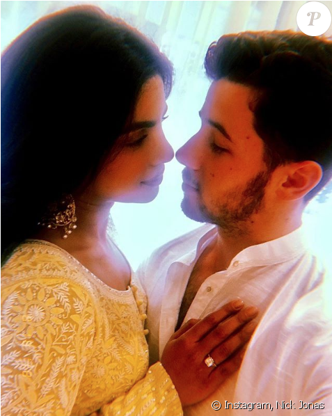 Nick Jonas Et Priyanka Chopra Se Sont Dit Oui À Mumbai - Priyanka Roka (950x597), Png Download