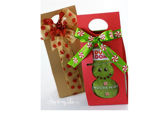 Dunkin' Donuts Is Celebrating The Holiday Season With - Gift (600x600), Png Download