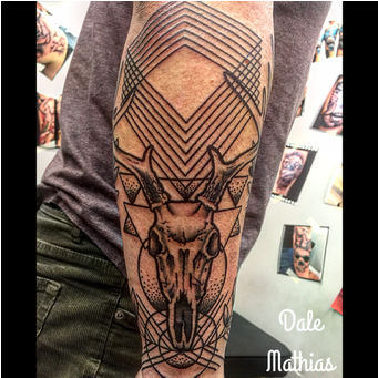 Geometrics Skull Deer Black Grey Arm - Artist (450x340), Png Download