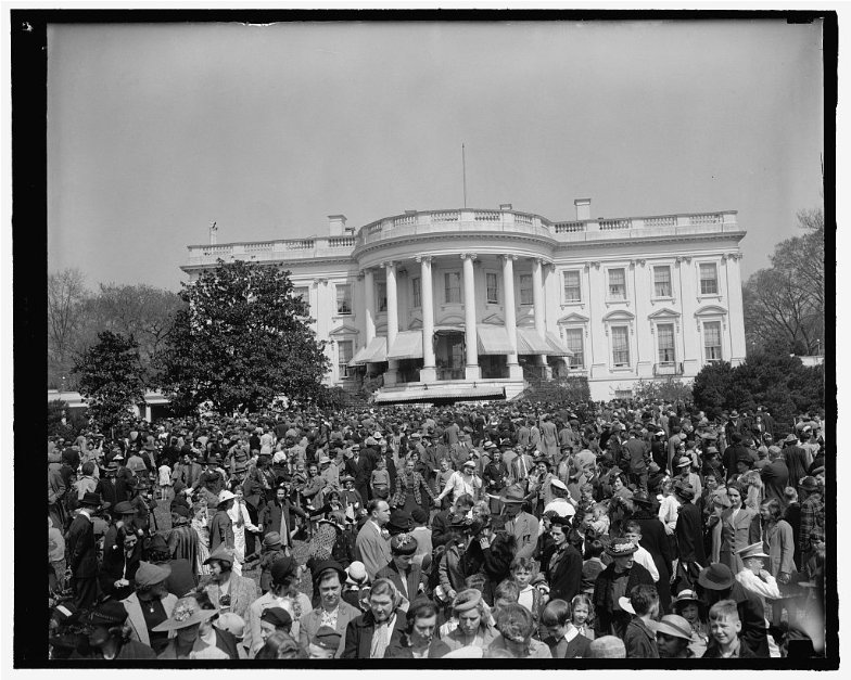 Thousands Took Part In The 1939 Easter Egg Roll Hosted - Crowd (1144x660), Png Download