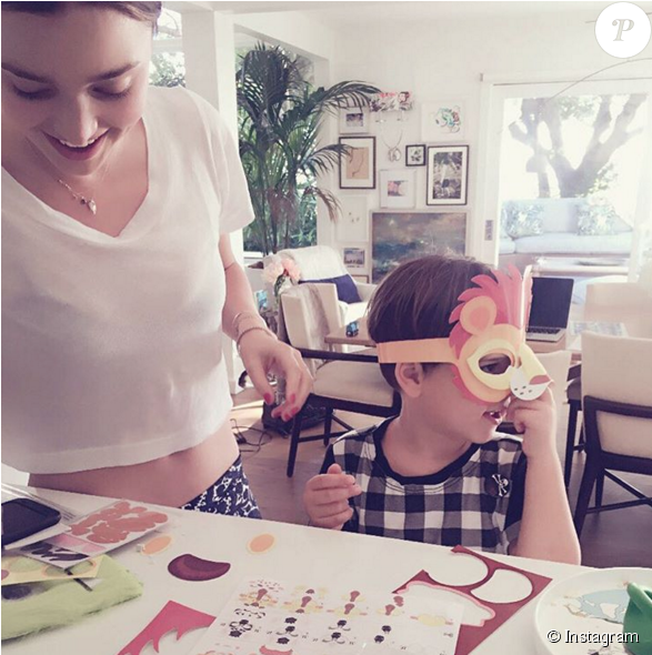 Miranda Kerr Lève Le Voile Sur Son Quotidien Glamour - Girl (950x589), Png Download