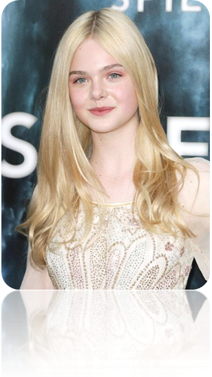 Elle Fanning Is Following In The Footsteps Of Her Well - Elle Fanning Super 8 (308x548), Png Download