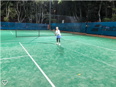 Note The Thin White Line Where Pam Is Standing In The - Soft Tennis (387x387), Png Download