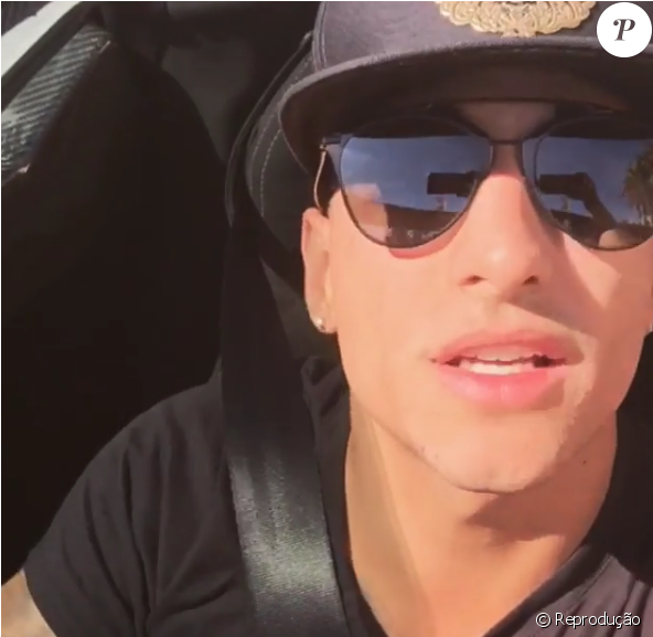 Maluma Também Postou Foto No Veículo Usado Por Anitta - Miami (950x576), Png Download