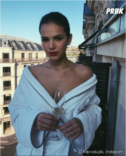 Bruna Marquezine Com Justin Bieber, Nick Jonas E Mais - Marquezine Em Veneza (624x600), Png Download