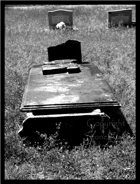 Roberts Cemetery Disturbed - Headstone (600x600), Png Download