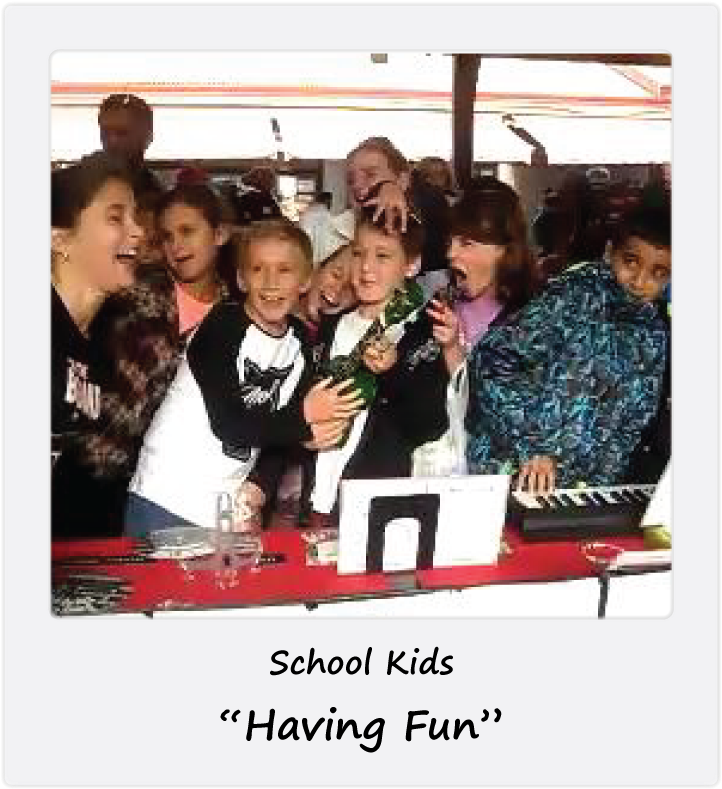 Kids Having Fun - Child (877x877), Png Download