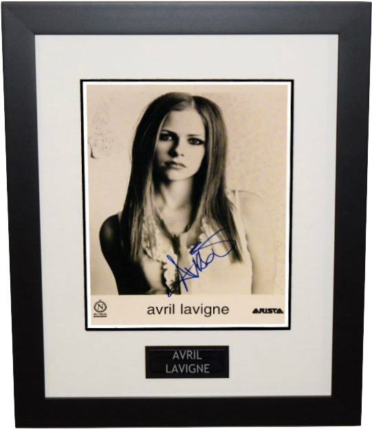 Avril Lavigne Signed 8×10 Photograph - Avril Lavigne (592x670), Png Download