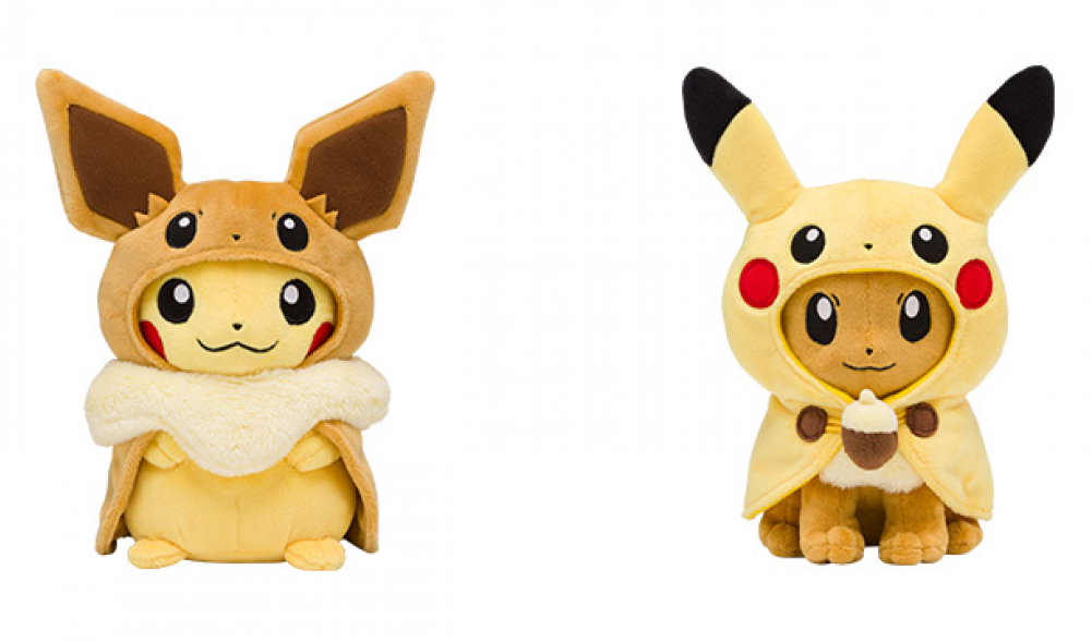 *pokecen* Fan Of Pikachu & Eevee ~ Poncho Plush - Pikachu And Eevee Plush (1000x1000), Png Download