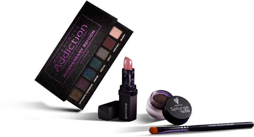 Taylor Lutz Shared - Cosmetics (850x569), Png Download