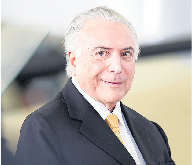 Temer, Que Prepara El Autoritarismo De Bolsonaro - Jair Bolsonaro (960x540), Png Download