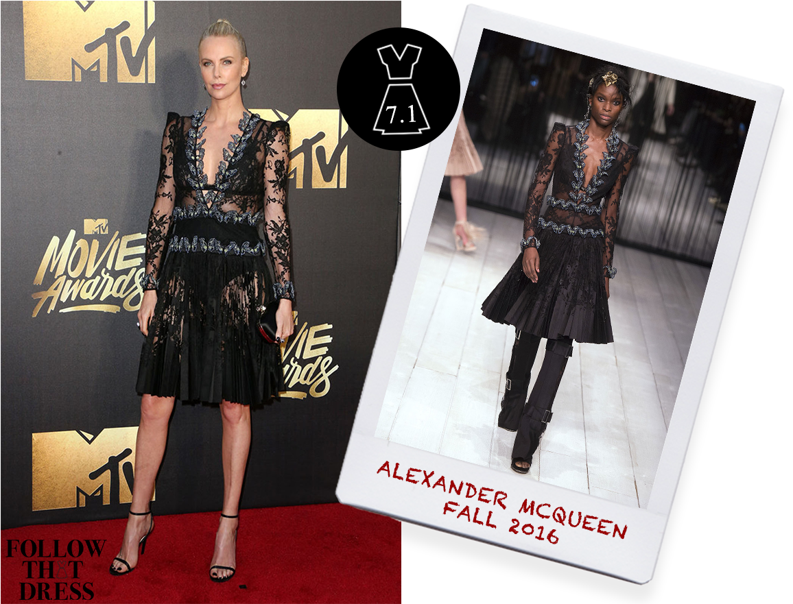 Beautiful, Stunning Dress But Unfortunately Not The - Jessica Chastain Charlize Theron (1168x880), Png Download