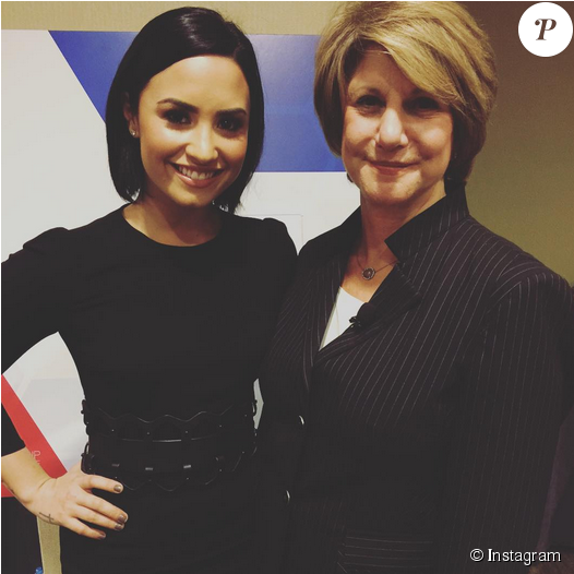 Demi Lovato A Rencontré Linda Rosenberg, Membre Du - Photography (950x525), Png Download