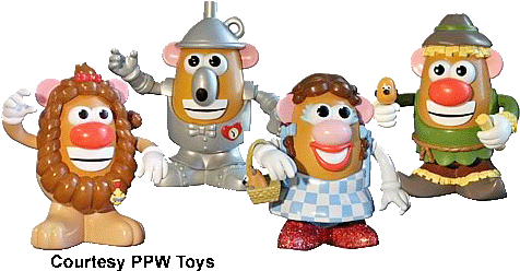 Dorothy With Tater, The Scarecrow, The Tin Man, And - Dorothy Wizard Of Oz Toys (493x252), Png Download