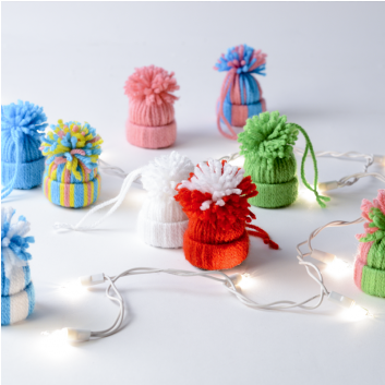 Pom-pom Hat Ornament - Cut Flowers (539x352), Png Download