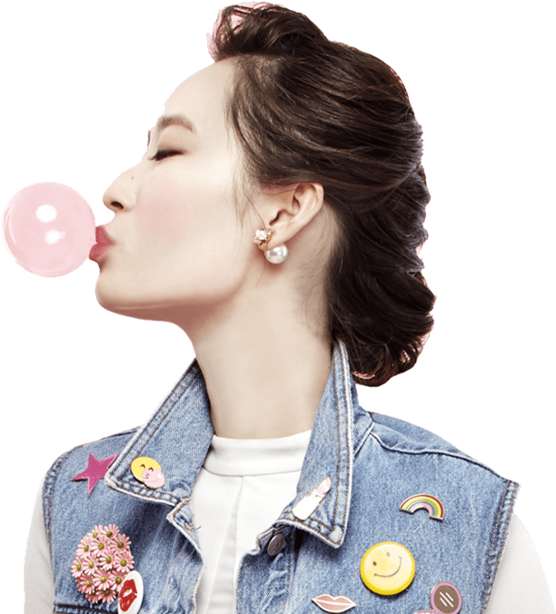 Hr Model Blowing A Pink Bubble - Benefit Cosmetics Model (728x700), Png Download
