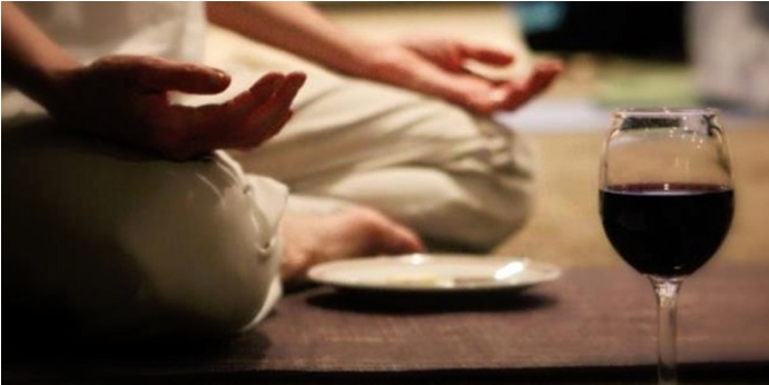 Candlelight Happy Hour Yoga - Vino And Vinyasa (690x469), Png Download