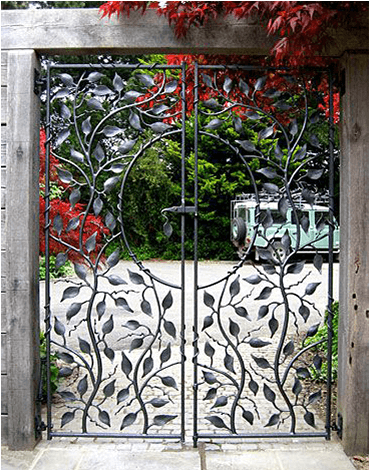 Bespoke Floral Iron Gates (704x469), Png Download