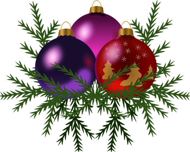 Christmas Baubles - Trio Of Holiday Ornaments Round Ornament (640x510), Png Download