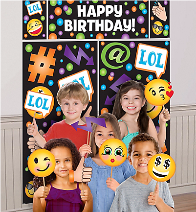 How To Throw An Epic Diy Emoji Party - Emoji (400x544), Png Download
