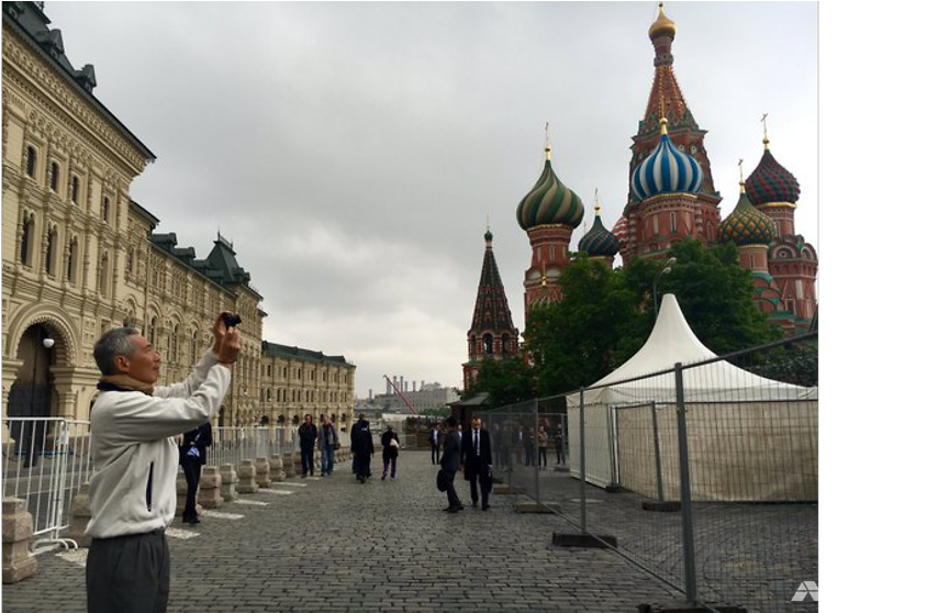 Pm Lee Kicks Off Russia Working Trip By Meeting Singaporean - Saint Basil's Cathedral (991x557), Png Download