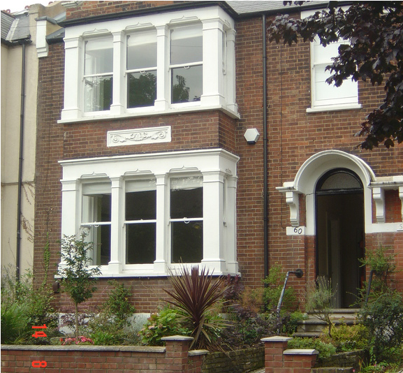 Four Bedroom Victorian House With A Nice Size Garden - Sash Window (800x533), Png Download