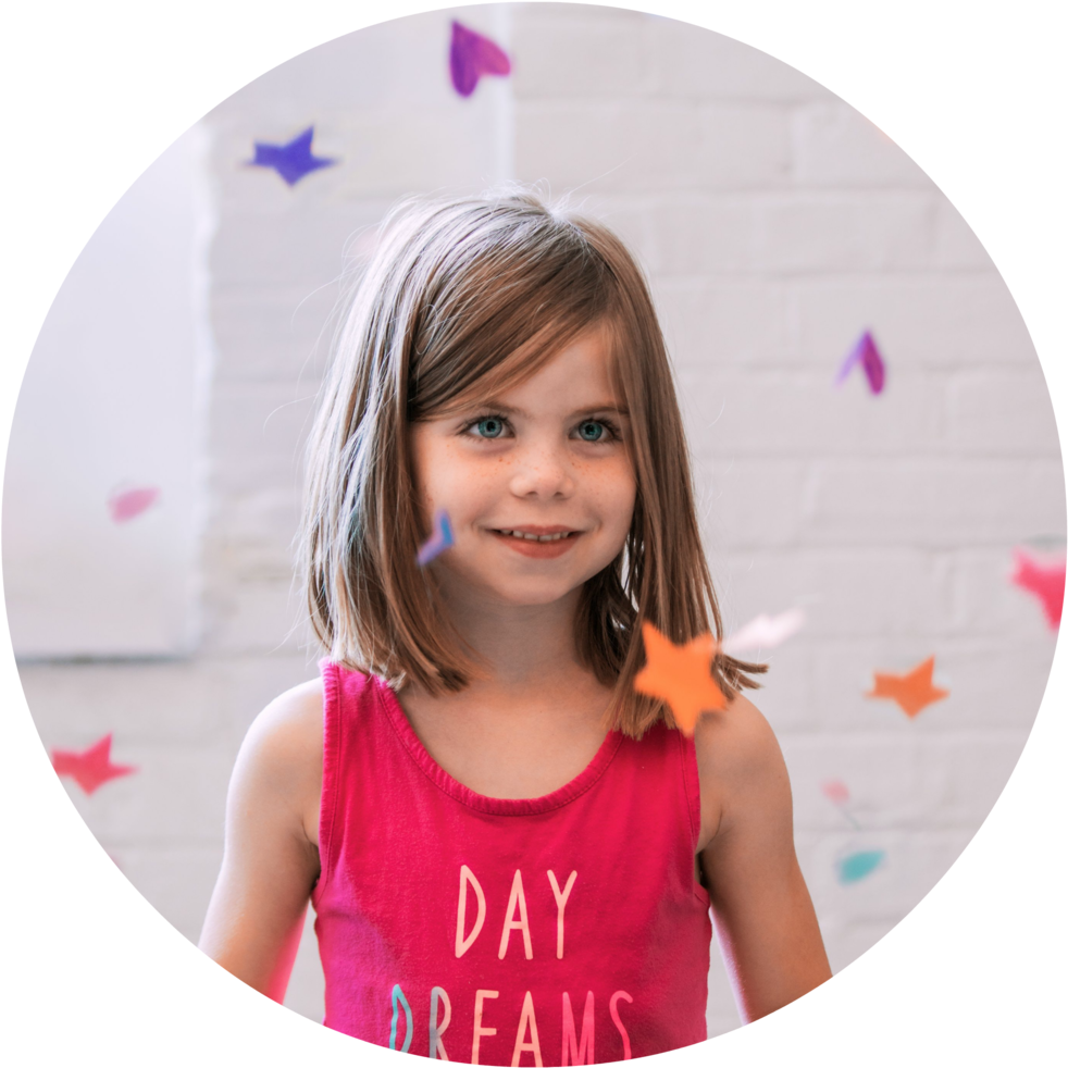 Child Smiling With Confetti (1000x1015), Png Download