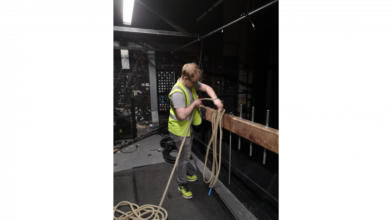 Coiling Excess Rope - Rope (799x449), Png Download