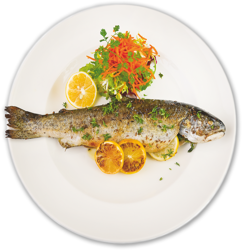 Fish on. Рыба на тарелке. Форель на тарелке. Жареная рыба на тарелке. Рыбные блюда на прозрачном фоне