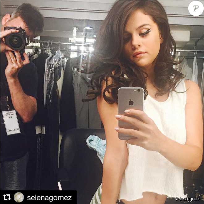 Jake Bailey , Maquilleur Des Stars Adoré Notamment - Selena Gomez Real Hairs (950x659), Png Download