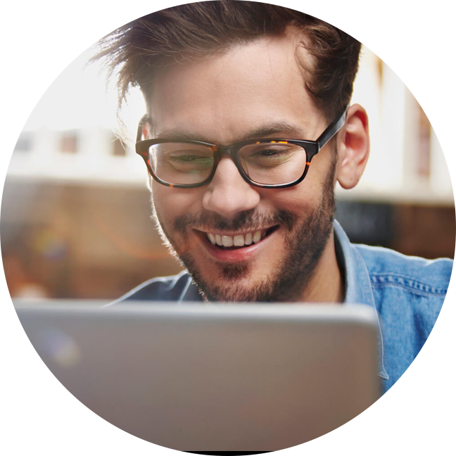 Contact Customer Support For Help With Implementing - Pessoa No Computador (648x648), Png Download