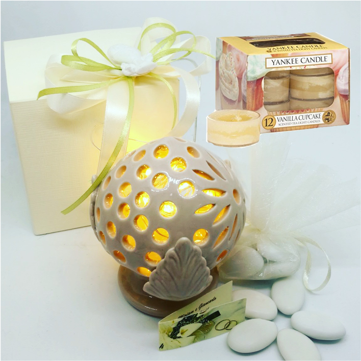 Tealight Vanilla Cupcake Clipart Bomboniere Tealight - Yankee Candle Box Of 12 Tea Lights - Vanilla Cupcake (800x800), Png Download