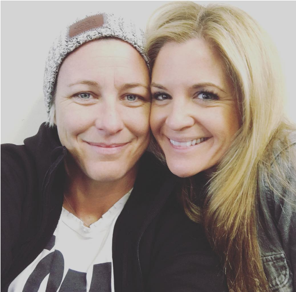 Abby Wambach Se Fiance Avec Glennon Doyle Melton, À - Abby Wambach (1200x630), Png Download