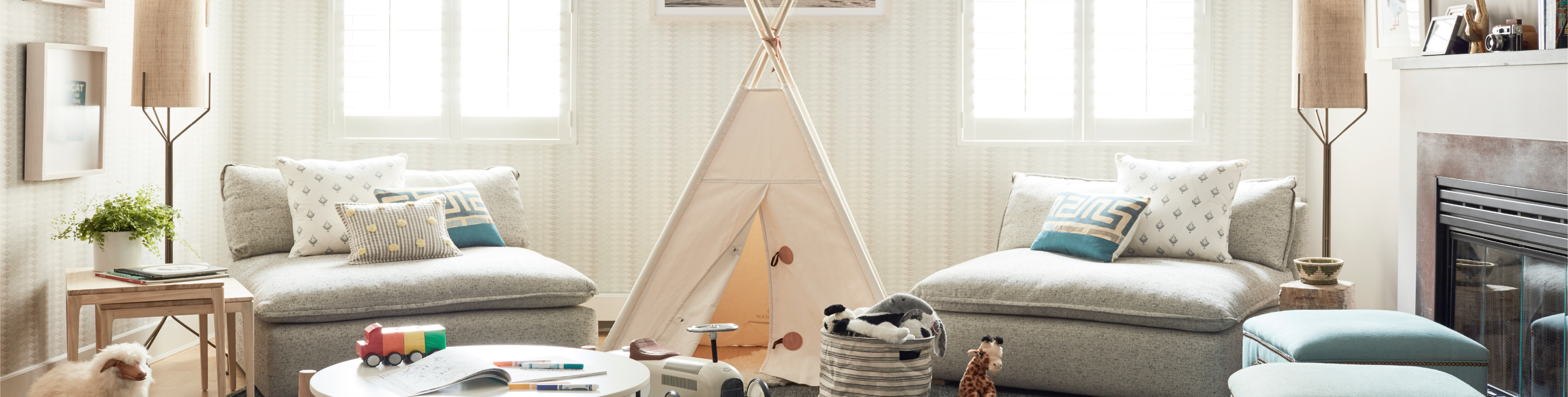 About Us - Lucy Liu Playroom (6001x1521), Png Download