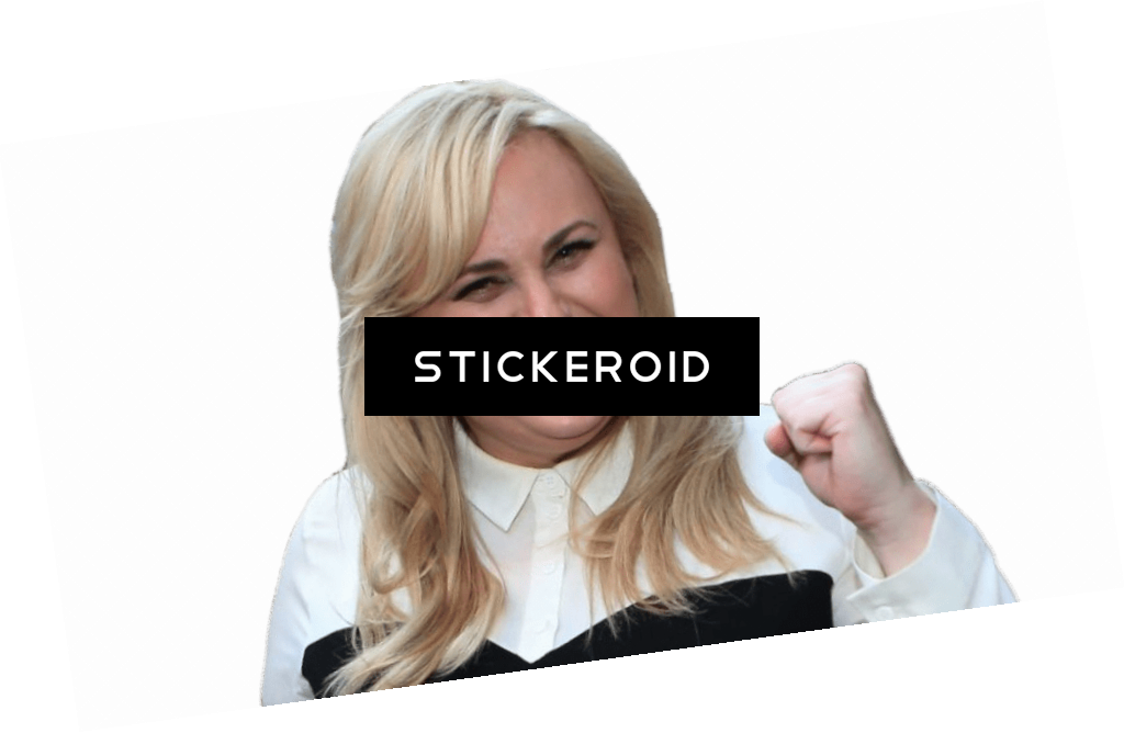 Rebel Wilson Fist Up - Court (1024x668), Png Download