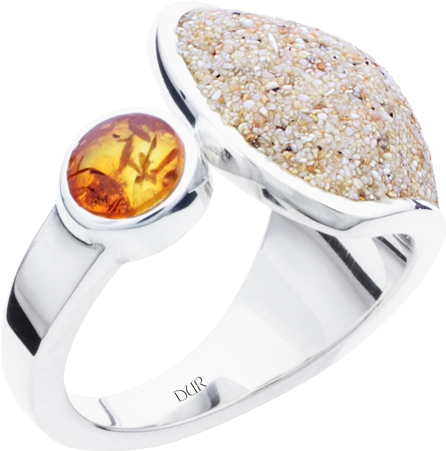 Model Beach Sand & Amber - Ring Aus Strandsand Mit Bernstein Gefasst In 925er (800x600), Png Download