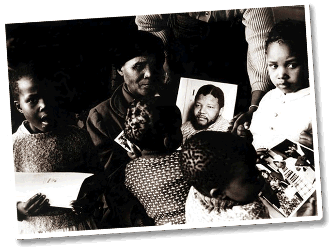 Umama Stories That Celebrate The Mothers And Grandmothers - Umama: Recollections Of South African Mothers And Grandmothers (683x514), Png Download