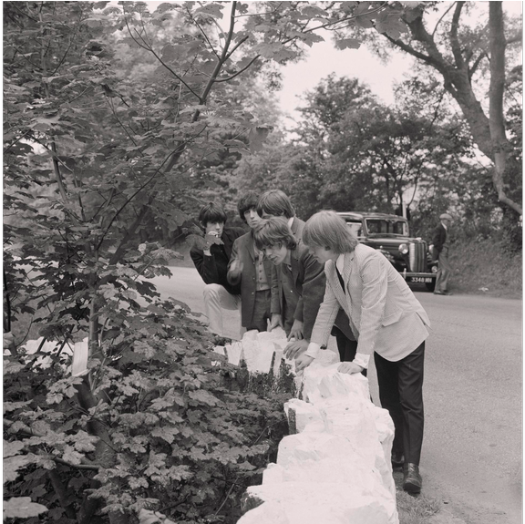 Manxnationalheritage On Twitter - Rolling Stones On The Fairy Bridge (1200x574), Png Download