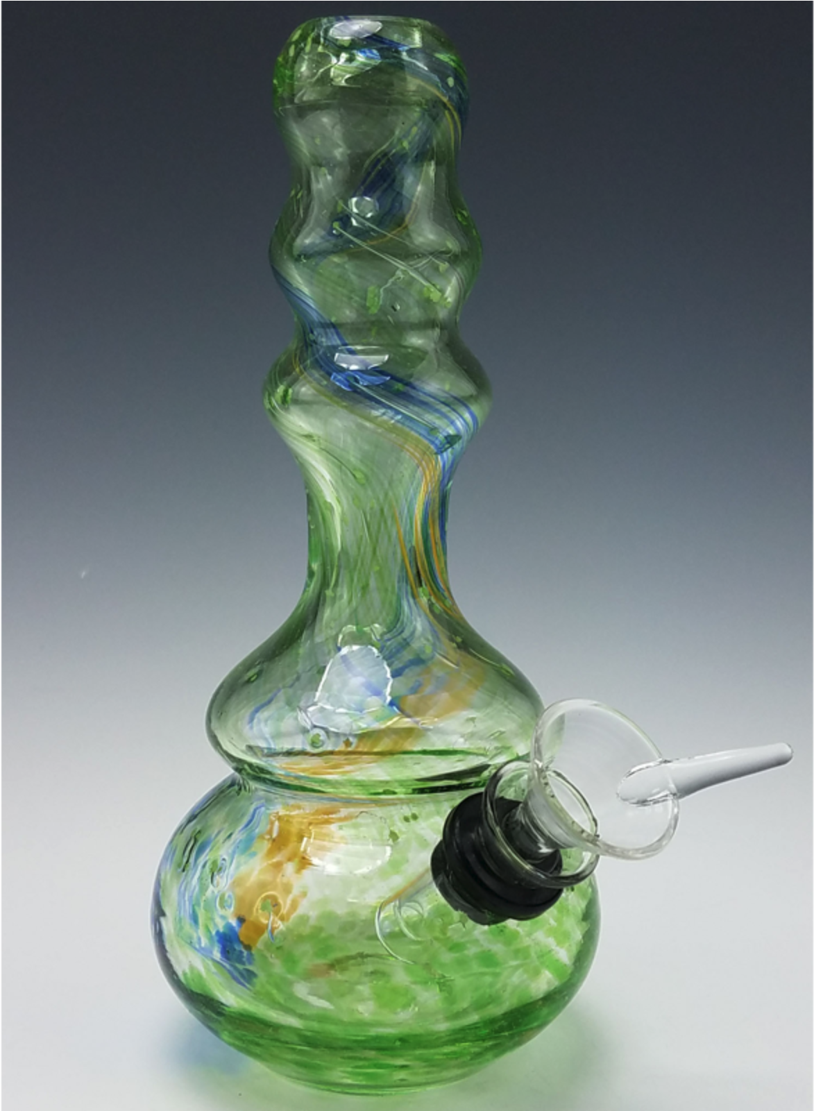 7" Soft Glass Water Pipe With Green Glass By Mile High - Bubble Pipe (1600x1600), Png Download