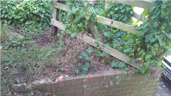 Broken Fence And Handrail (600x600), Png Download